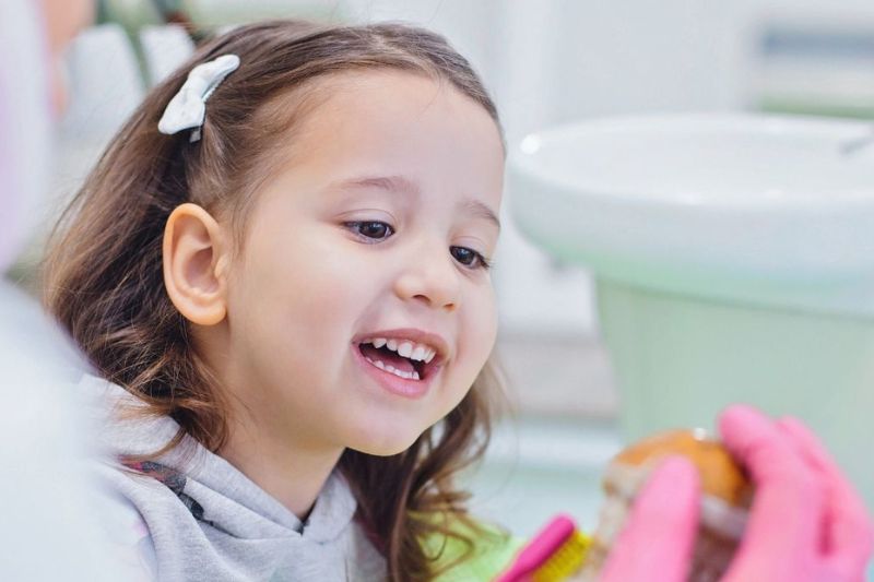 decija stomatologija, popravka mlecnih zuba, karijes mlecnih zuba